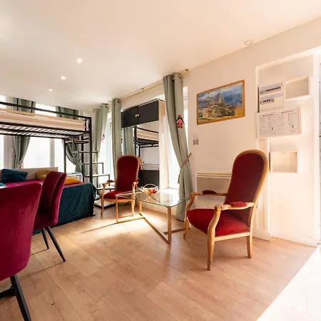 Bundle 2 Apparts, 12 Person - Parking, Station, Calais