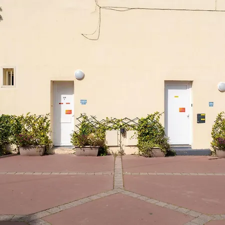 Bundle 2 Apparts, 12 Person - Parking, Station, Apartment
