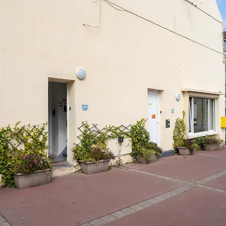 Bundle 2 Apparts, 12 Person - Parking, Station, Apartment *