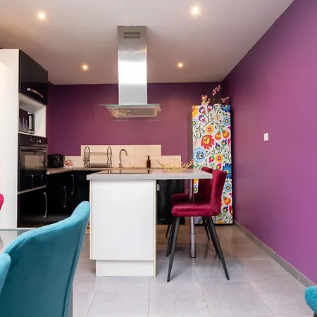 Bundle 2 Apparts, 12 Person - Parking, Station, Calais