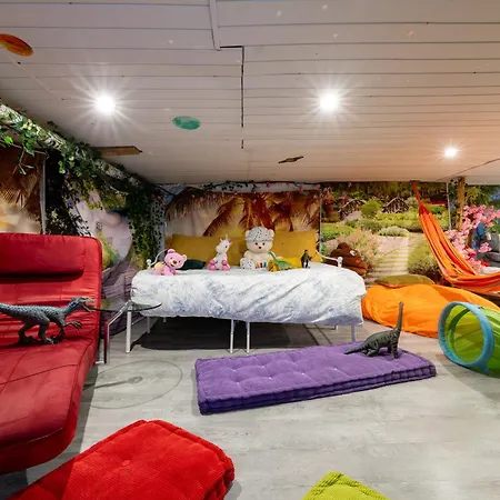 Bundle 2 Apparts, 12 Person - Parking, Station, Appartement *