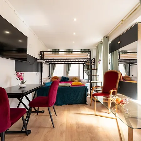 Apartment Bundle 2 Apparts, 12 Person - Parking, Station, Calais