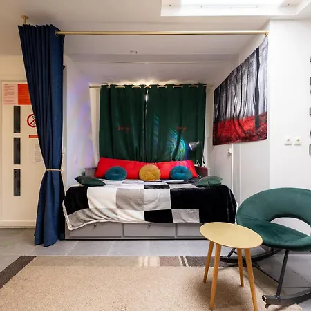 Apartment Bundle 2 Apparts, 12 Person - Parking, Station, Calais