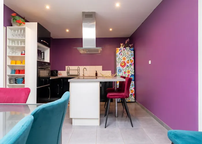 Bundle 2 Apparts, 12 Person - Parking, Station, Calais